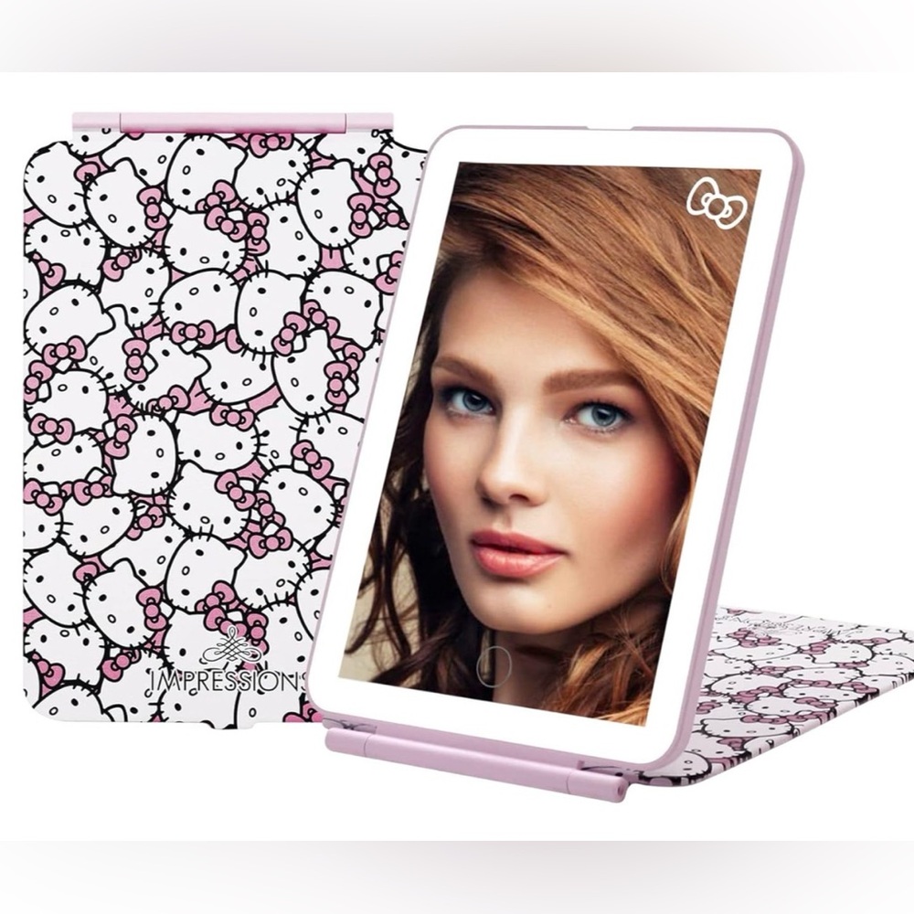 Super Cute 🥰 Hello Kitty Touch Pad Mini Tri-Tone LED  Mirror - New